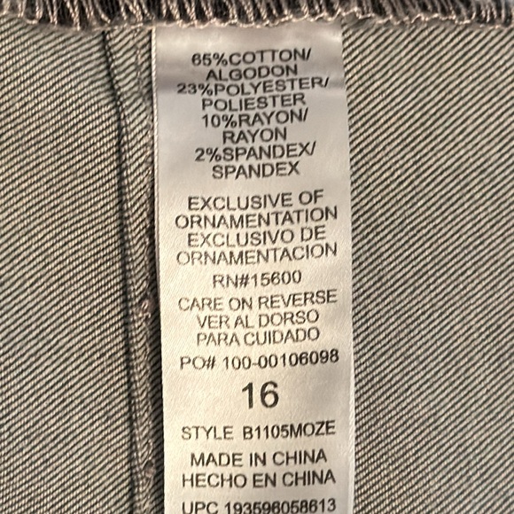 Democracy Jeans - Picture 4 of 7